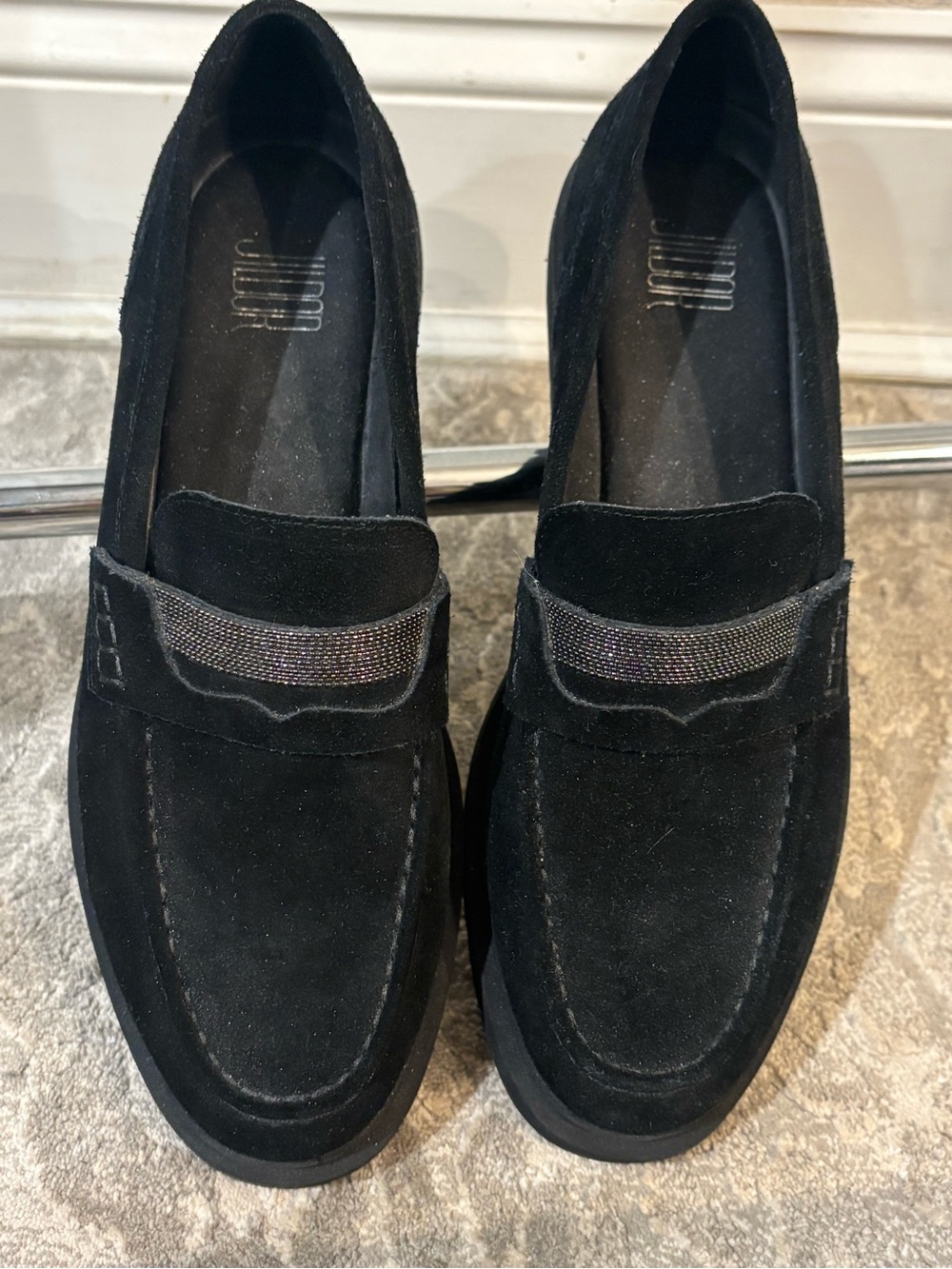 Jildor Women’s Black Suede Slip-On Loafers with Subtle Metallic Accent size 8.5